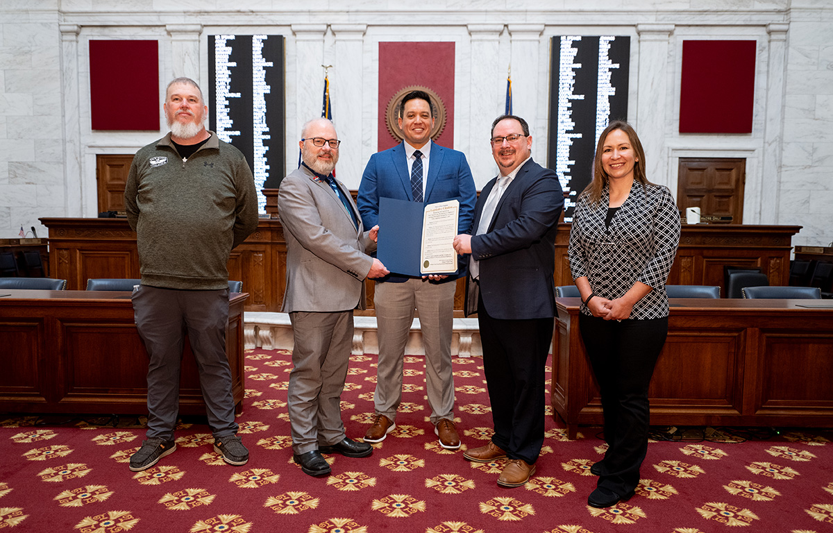 Delegates from West Virginia present proclamation